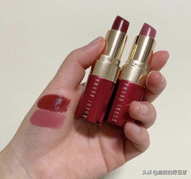 春季彩妆大作战，口红测评与分享，上唇后不拔干还显白