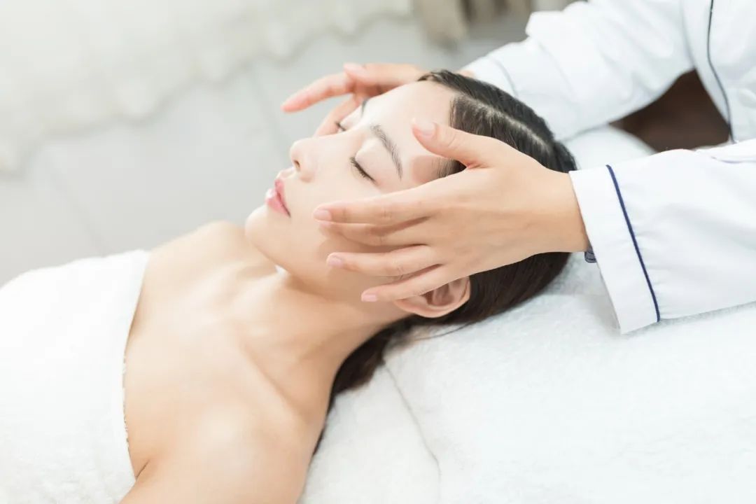 娴庡崡钀岃鏈堝瓙涓績鎺㈠簵,娴庡崡钀岃