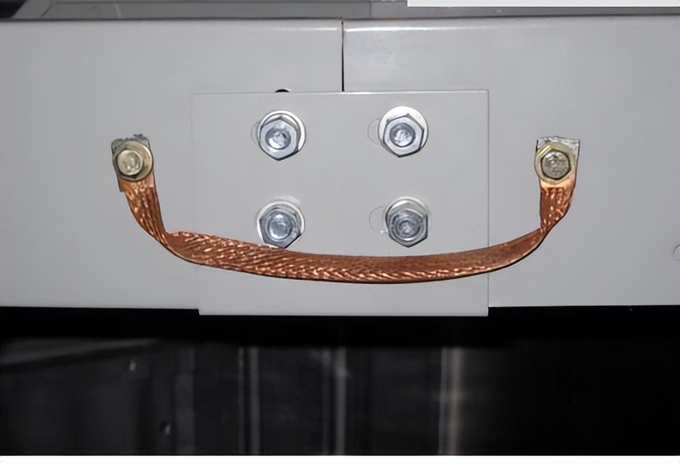 日本某名厂：在车上接一根线，马力原地提升6匹，油耗降低？