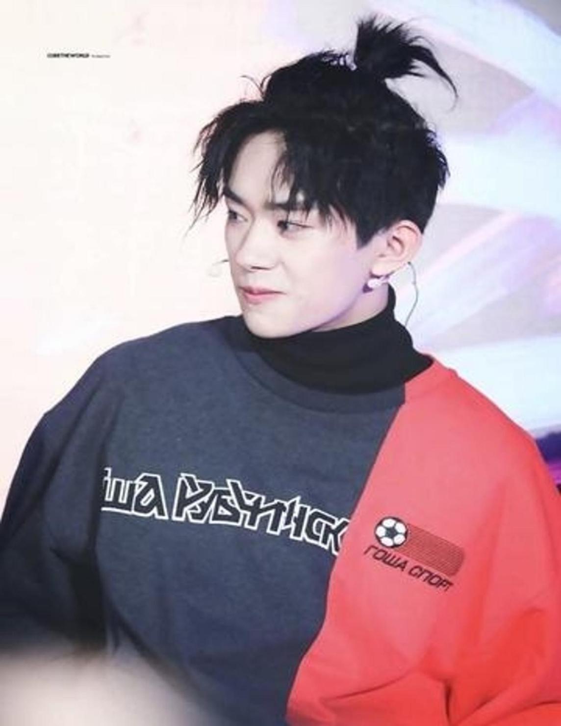 娱乐明星小啾啾风潮:时尚男神的魅力突破