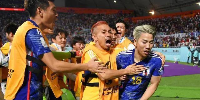 妻子爱赌竟彻夜未归丈夫怒提离婚,赌球输了30万要不要告诉老婆