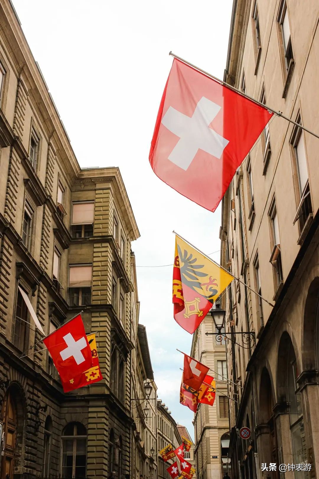 中国人买奢侈品是消费吗,在哪个国家买瑞士名表最便宜