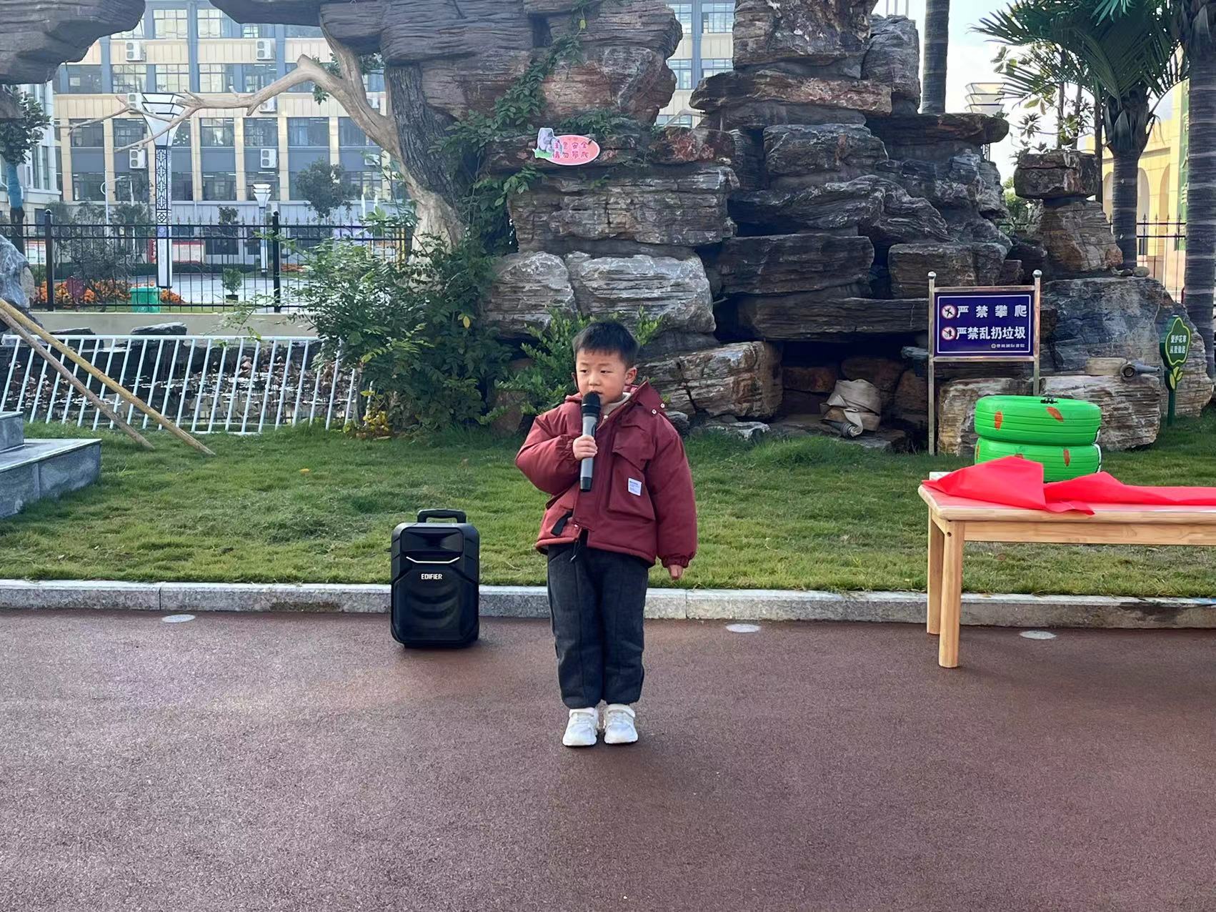 小手拉大手疫情防控红领巾小讲堂,小手拉大手抗疫全家福主题活动