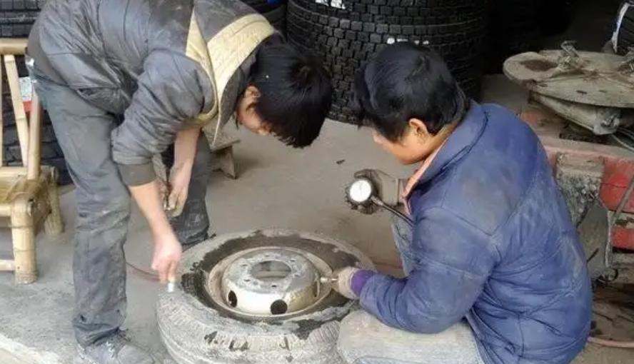 13岁男孩遭两名同学欺凌致死,山东一男孩遭多人霸凌