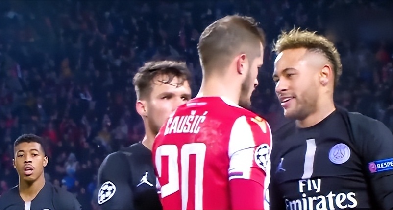 内马尔进球为白血病男孩跳舞,内马尔学患病孩子进球跳舞