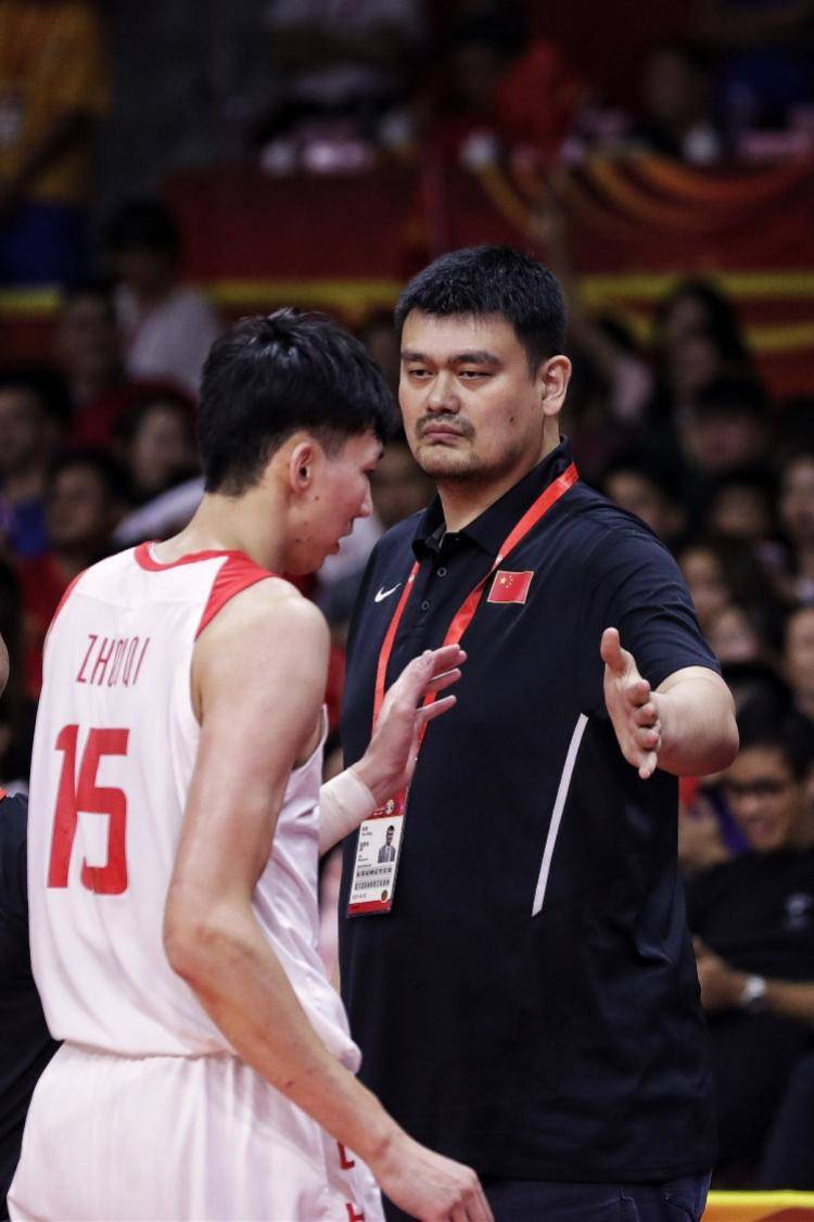 *疆新**凶狠掀桌，有人比周琦急！重蹈覆辙19年重现，谁也兜不住责任