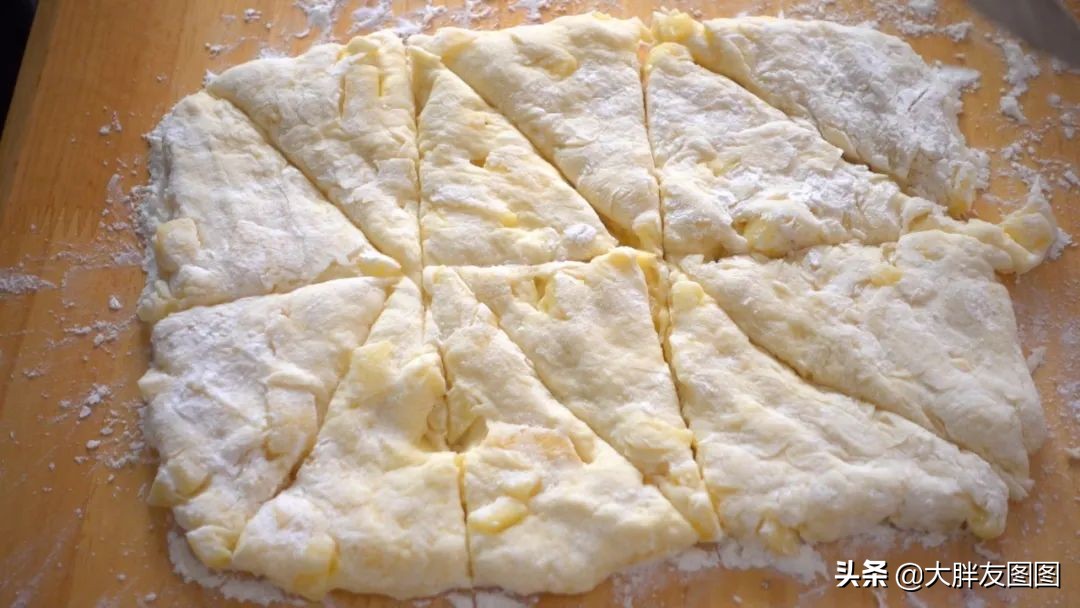 苹果怎么做外酥里软,苹果这样做好吃得停不下来
