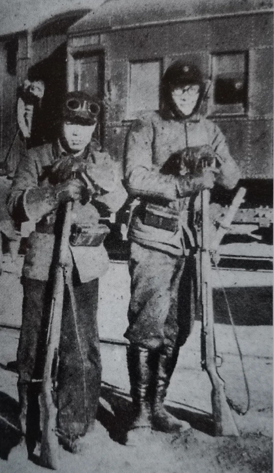 鍔冲姩鍏洯鐏溅澶翠綋鑲插満,婊￠搧