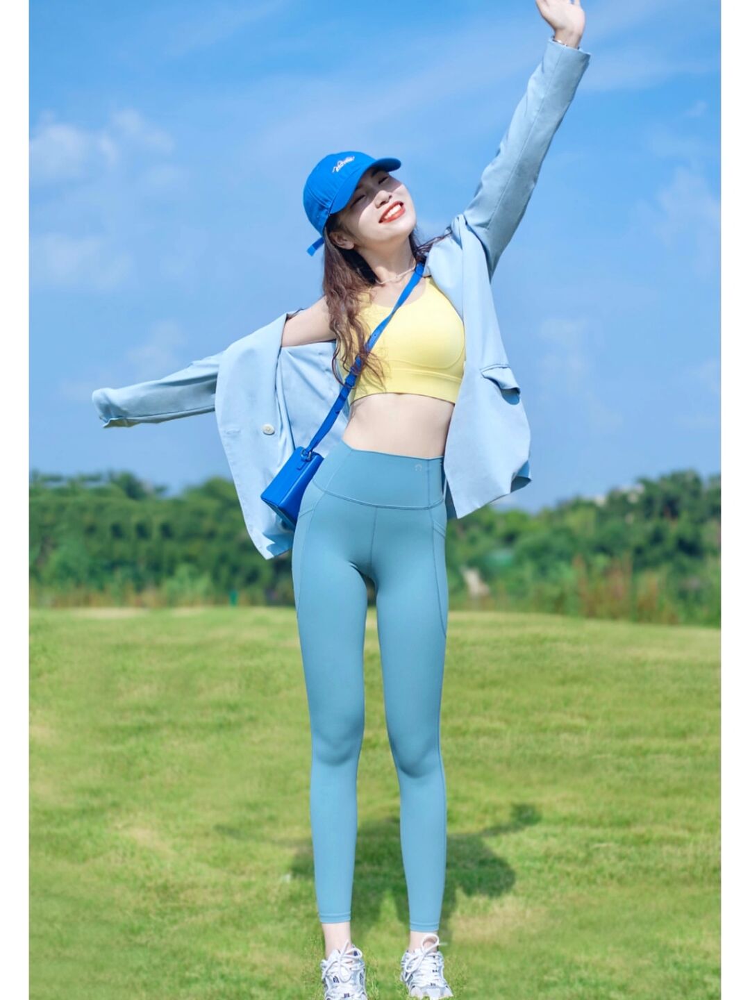 瑜伽裤高腰怎么选择,瑜伽裤到底选紧身还是宽松的好看