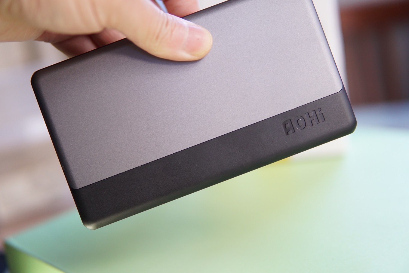 aohi100w充电宝,能给电脑100w充电的充电宝