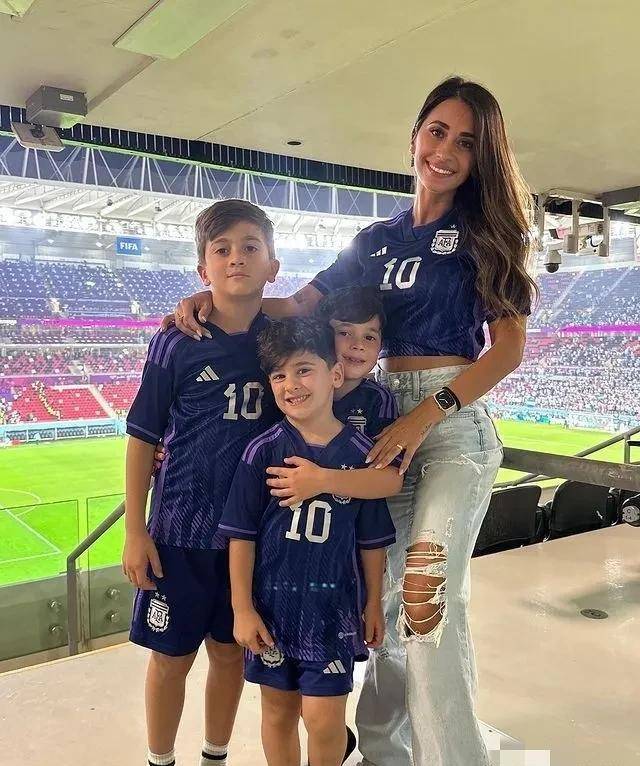 梅西巴萨故事,梅西感情经历纪录片