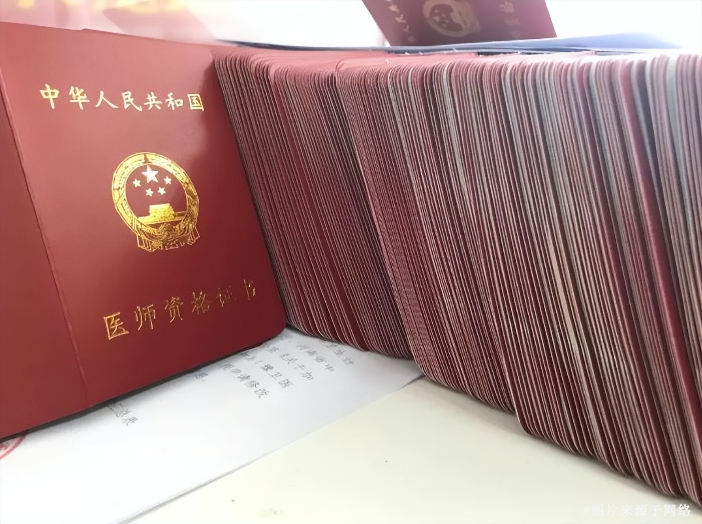 为什么中医不能去考行医资格证,中医行医资格证的难度