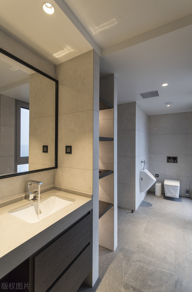 浴室柜一体盆选陶瓷好还是岩板好,浴室柜是用一体陶瓷盆还是大理石