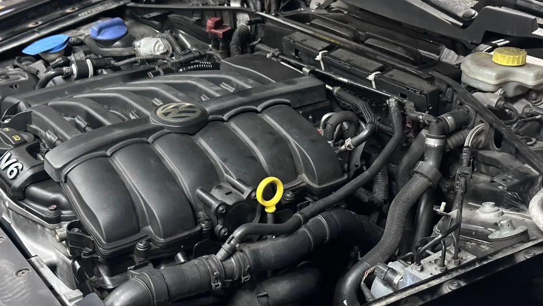 大众100万左右的车辉腾,重庆二手辉腾全面翻新修复