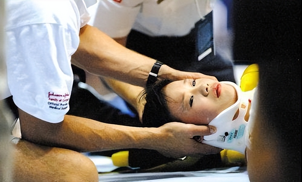 体操冠军桑兰瘫痪25年，自爆一年用2000根导尿管，打出租车遭拒载