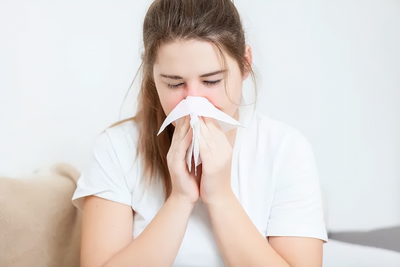 嗓子干咳吃点什么食物比较好,干咳吃什么菜比较好