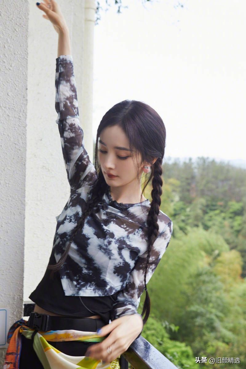 杨幂短发编扎同款,杨幂短发扎小辫子图