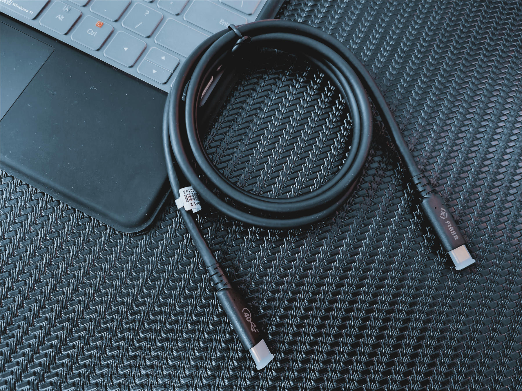 打造高效办公生产力：菲伯尔USB4Gen3全功能性数据线体验分享