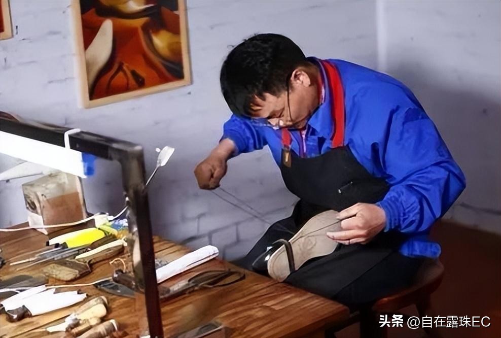 伊尔康二儿子订婚现场：新娘小腹鼓鼓如怀孕，婆婆盖过新娘