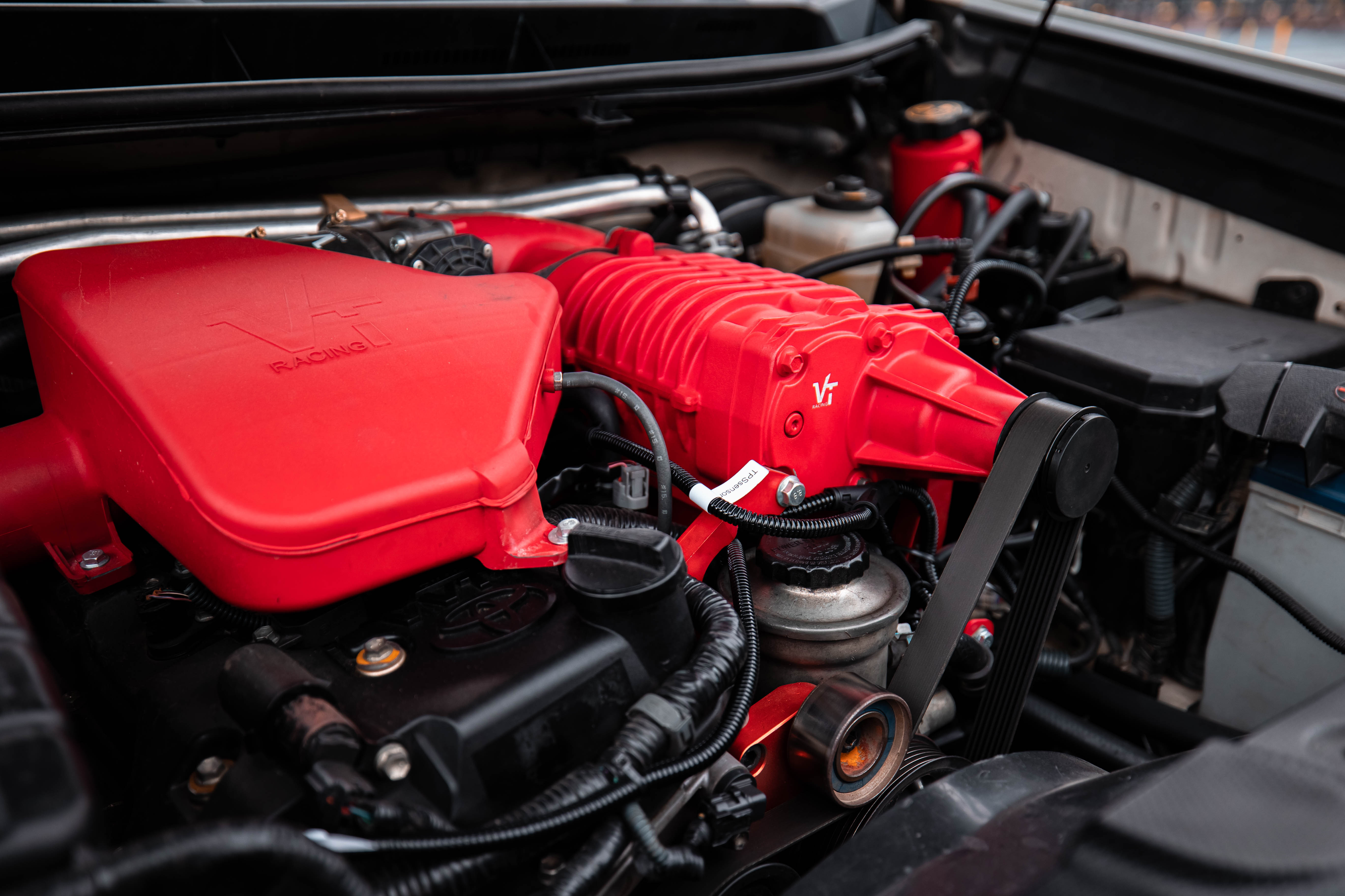 丰田普拉多2700加装hks机械增压,丰田普拉多2700改机械增压靠谱吗