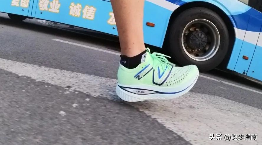 newbalance稳定支撑鞋,newbalance顶级碳板跑鞋
