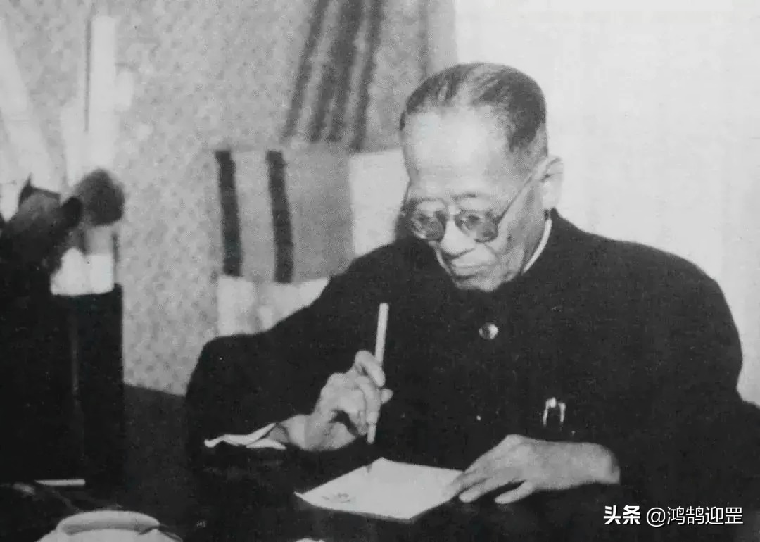 郭沫若沈尹默给宝鸡虢镇中学题写过校名，风格各有千秋，谁的字好