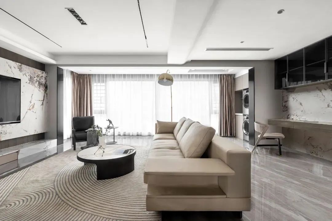 沙发不靠墙放什么好看,客厅大怎么装沙发可以靠墙