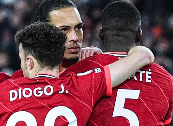 英超积分榜蓝军,英超红军战平蓝月亮