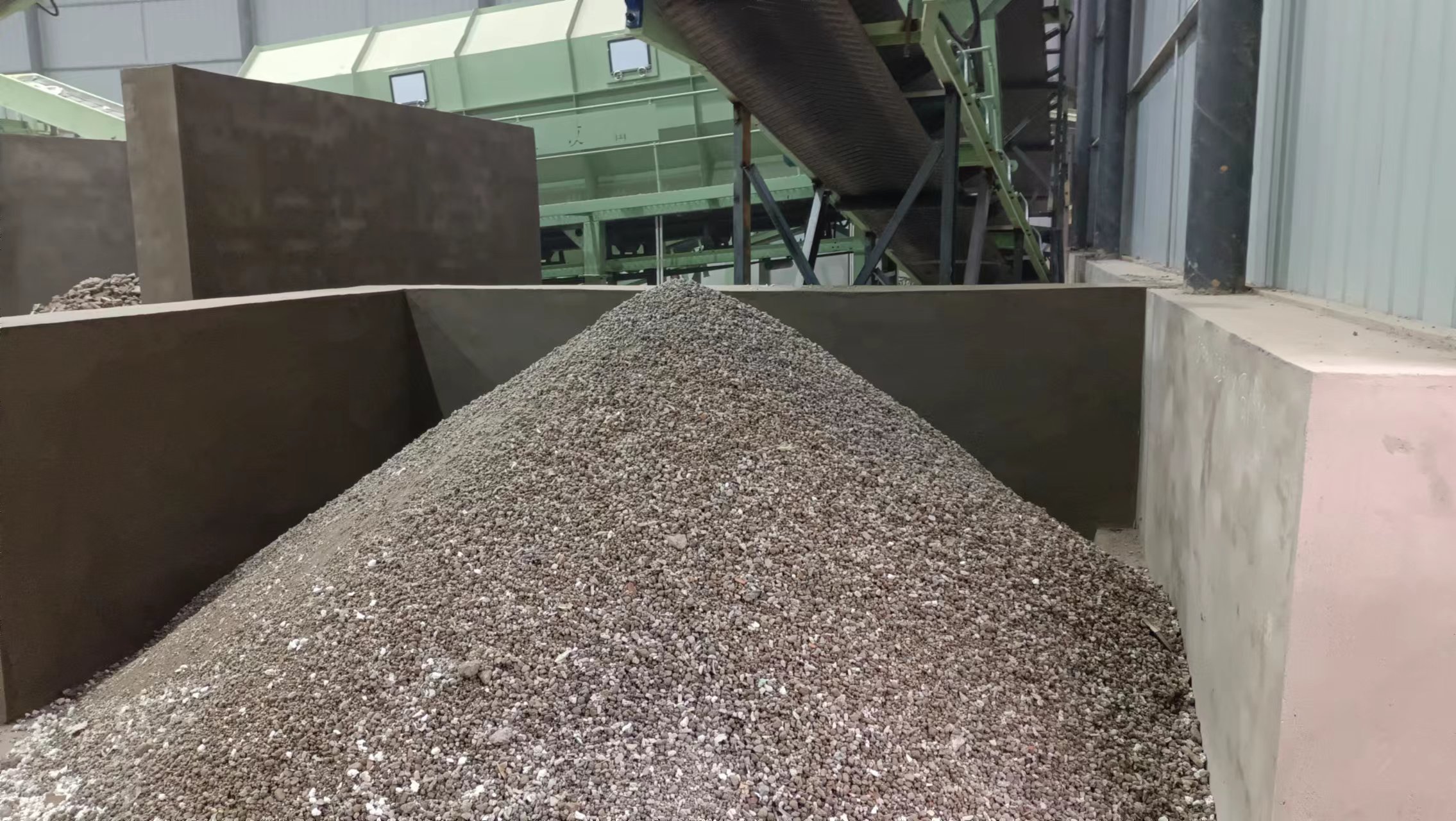 可移动建筑垃圾分拣处理全套设备,大型建筑垃圾分拣设备多种型号