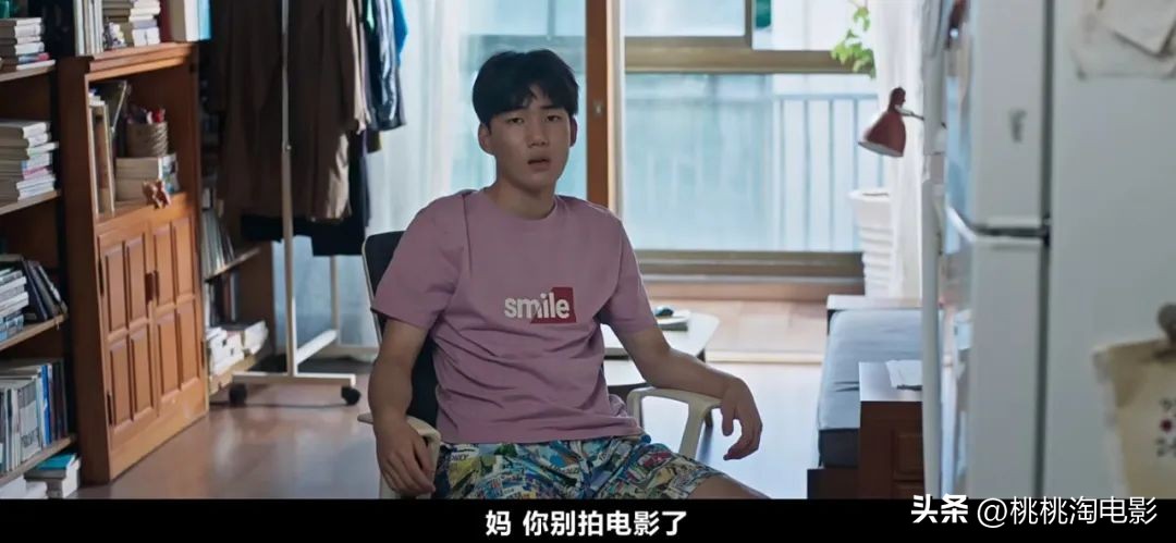 很感动，因为她一直还在坚持