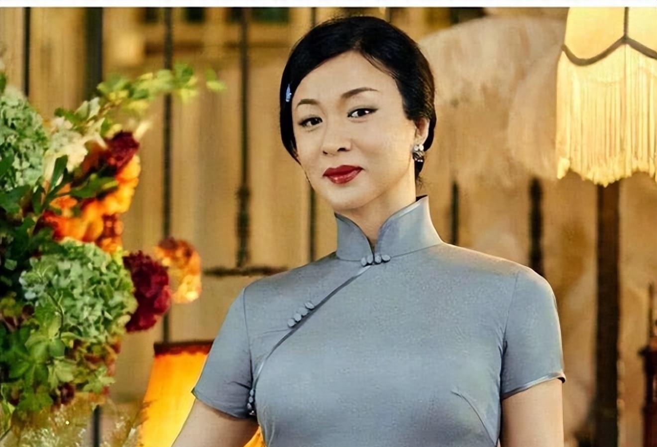 54岁金星重回男儿身现身机场,55岁金星重回男儿身了吗