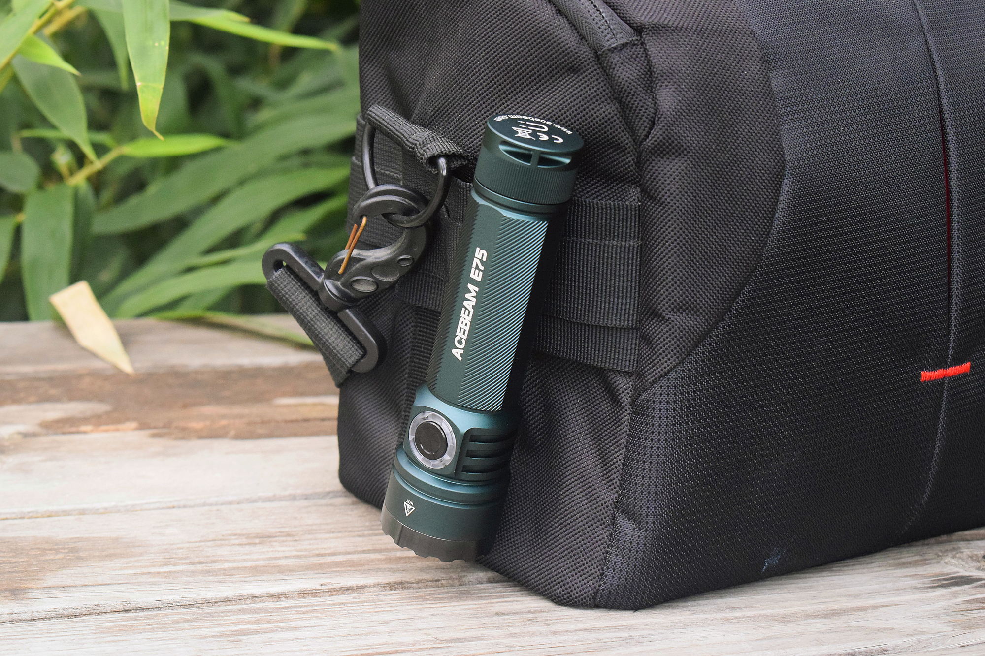 性价比高的强光电筒,高性价比手电筒强光推荐