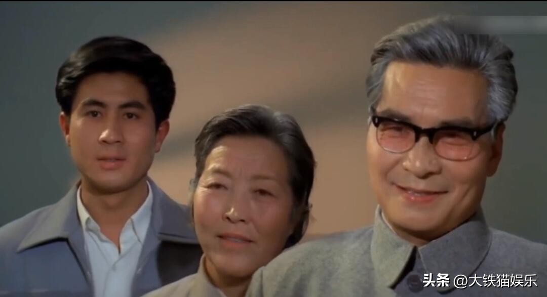 《庐山恋》42年：张瑜无儿无女，郭凯敏两任妻子所生儿子颜值都高