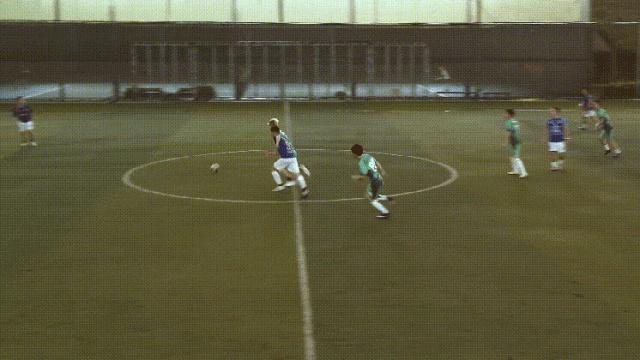 Fun-π丨雨中唱响生日歌足球狗的浪漫有几多？