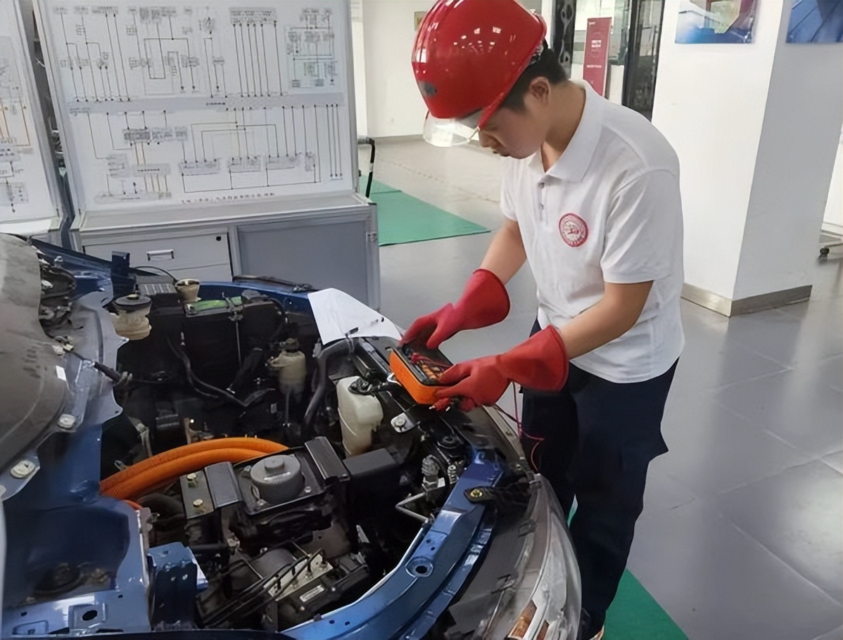 武汉城市职业学院的就业前景,武汉职业教育周启幕