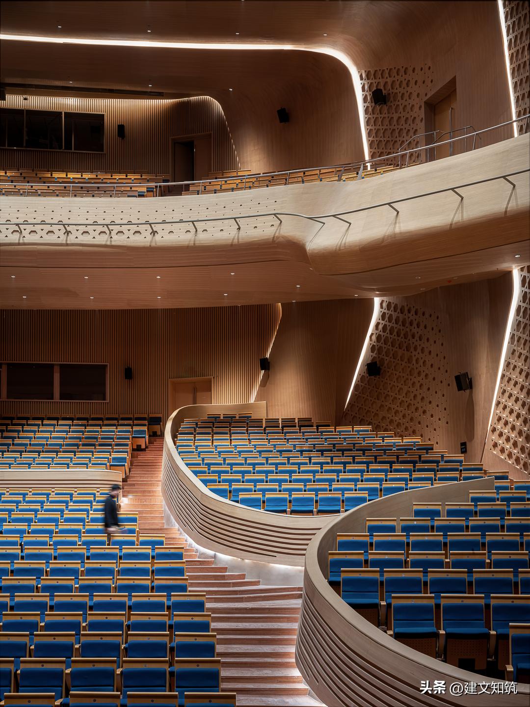 重庆龙兴足球场文旅,重庆龙兴足球场设计方