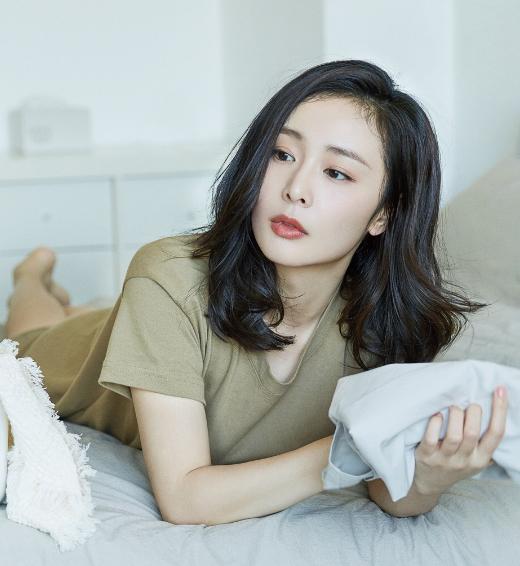 飘了？高叶发文怒怼网友，嫌对方多管闲事活太累，评论区被骂惨