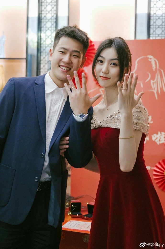 中国女篮王思雨照片好看一点的,徐杰和张茹王思雨身高啥关系