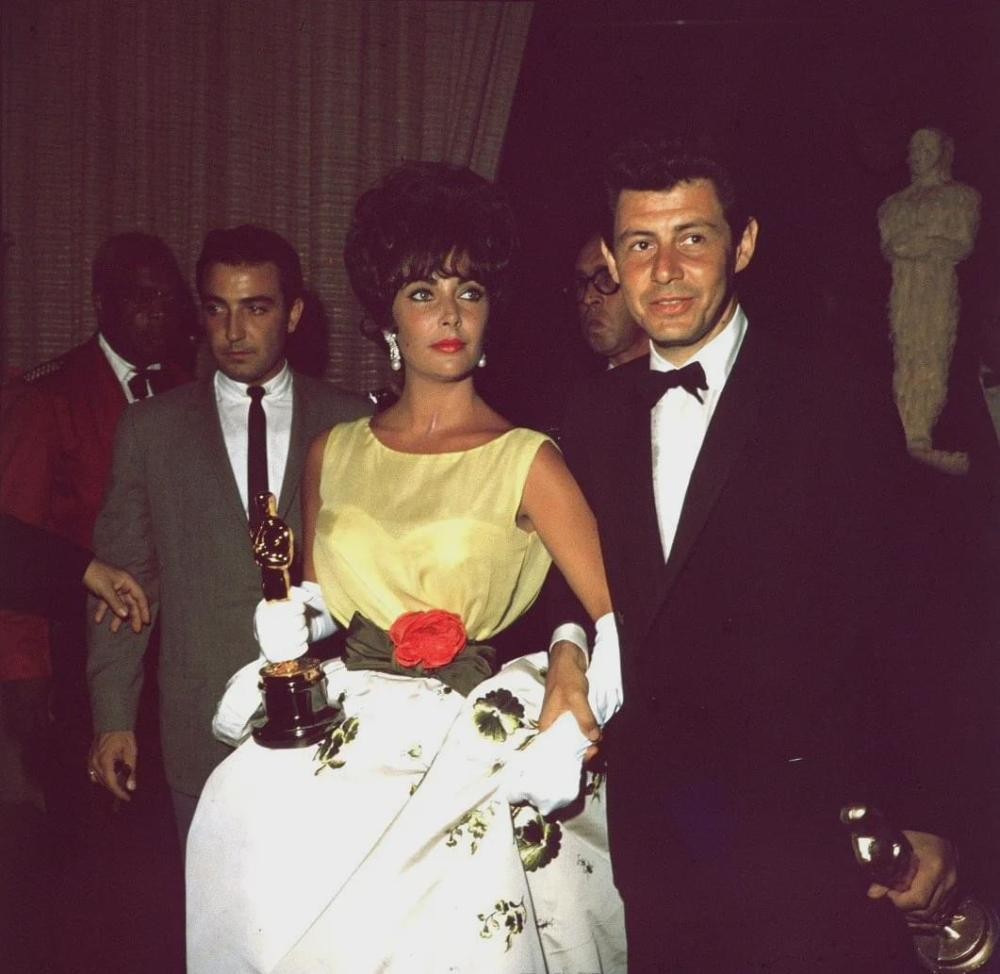 伊丽莎白泰勒一生经历,伊丽莎白泰勒风华绝代