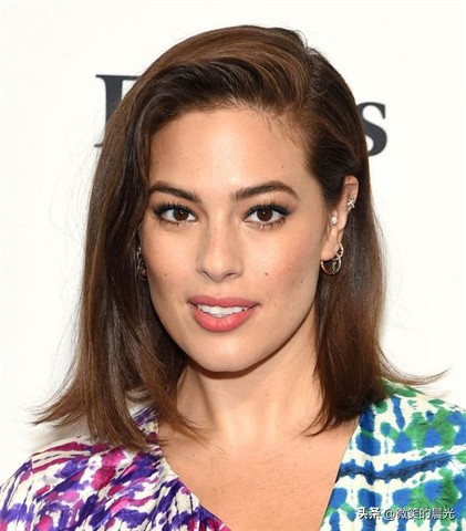 头发服帖发量少适合什么发型,头发比较薄不蓬怎么办