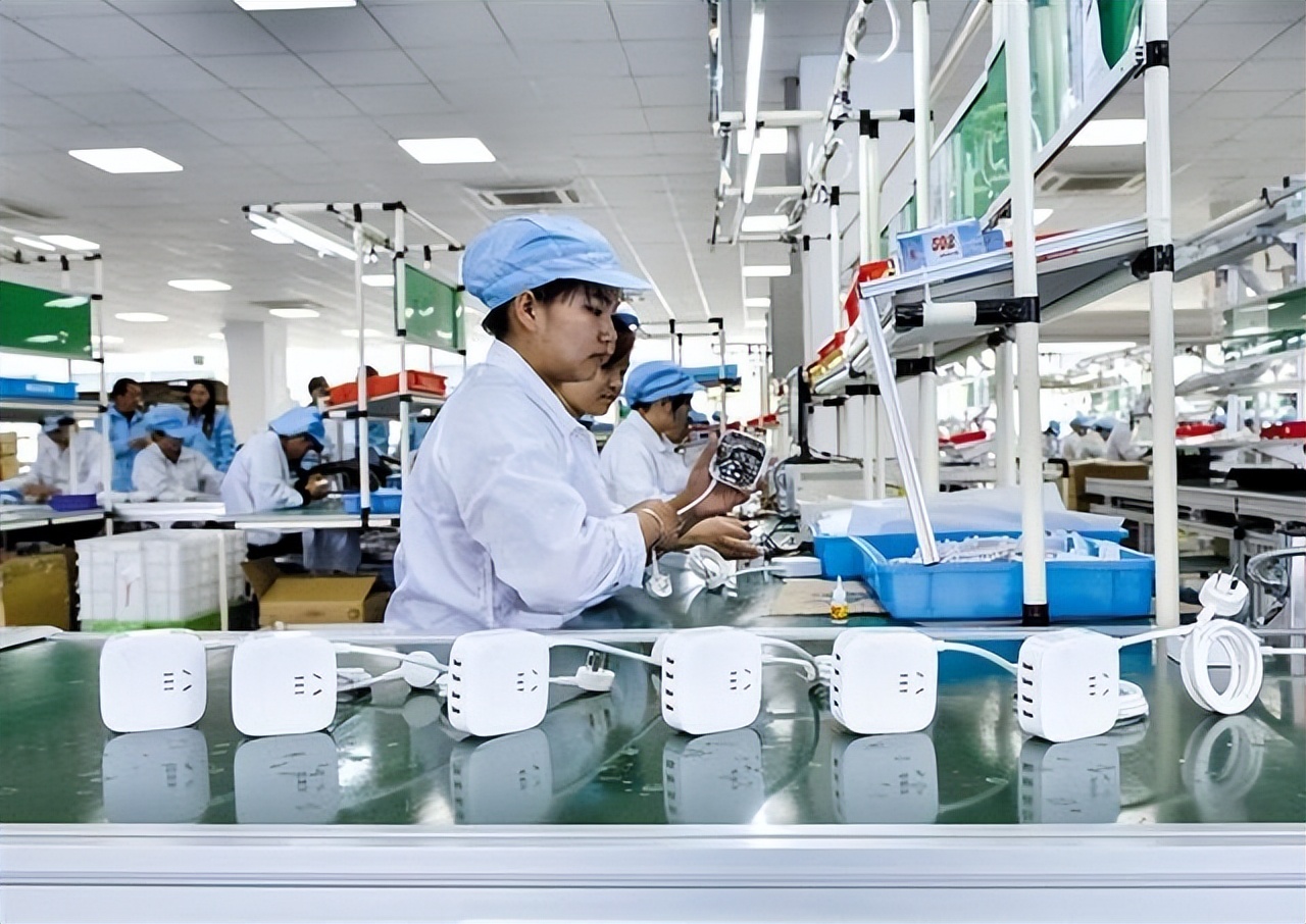 匆忙套现40亿,中国插座第一品牌,到底发生了什么?