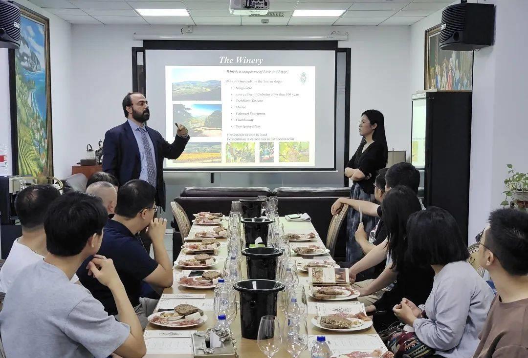 上海近期的红酒展,上海自贸区红酒交易中心