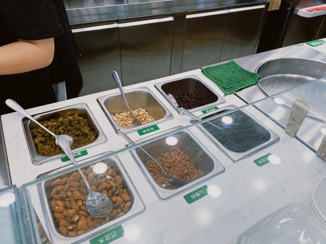 探访|一杯“冰”起家,开出220家店,他在下沉市场做了22年