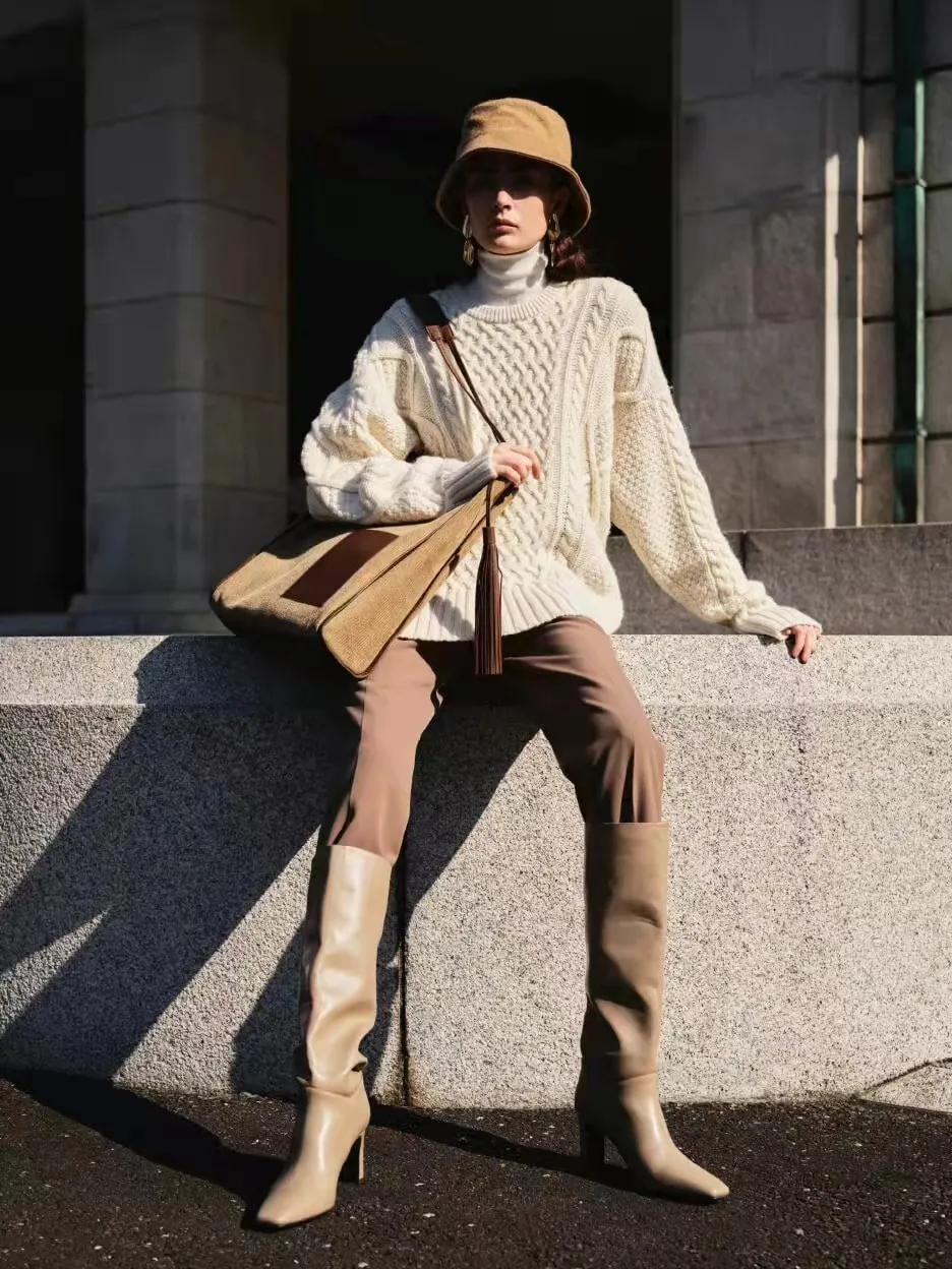 没想到!这3款“奶奶款毛衣”让姑娘们这么上头