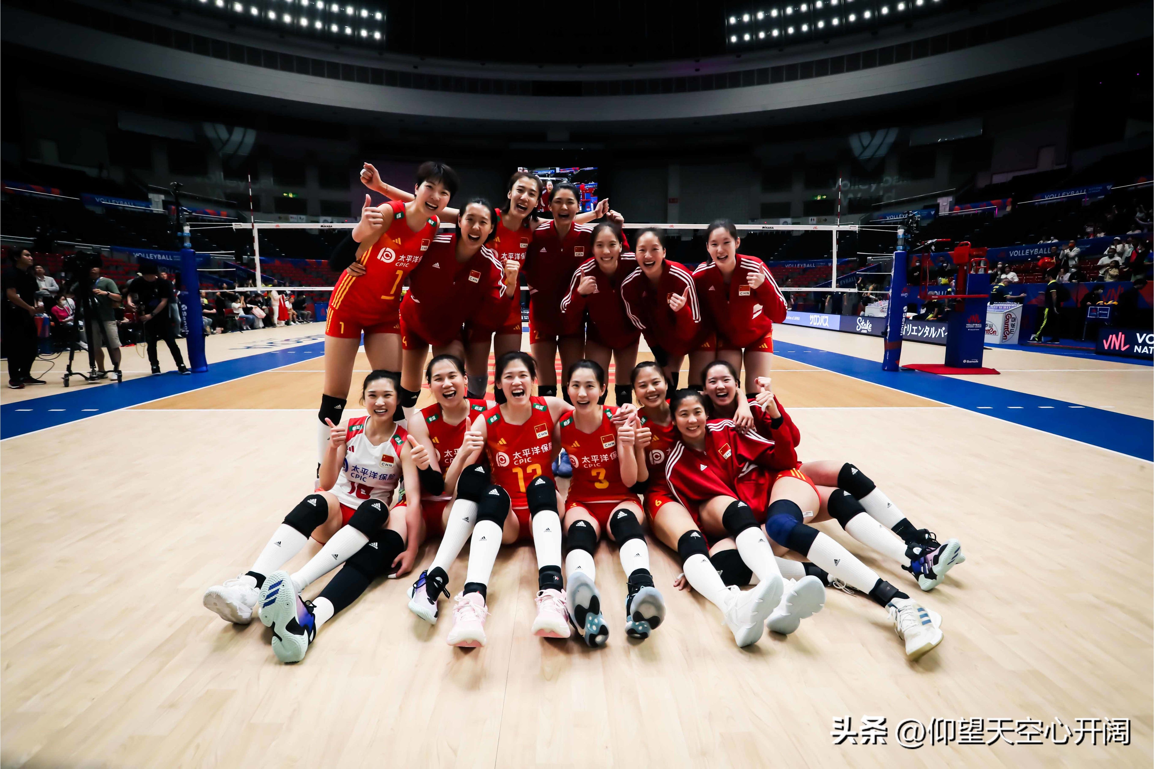 世界女排联赛美国vs塞尔维亚,土耳其女排vs韩国哪个厉害