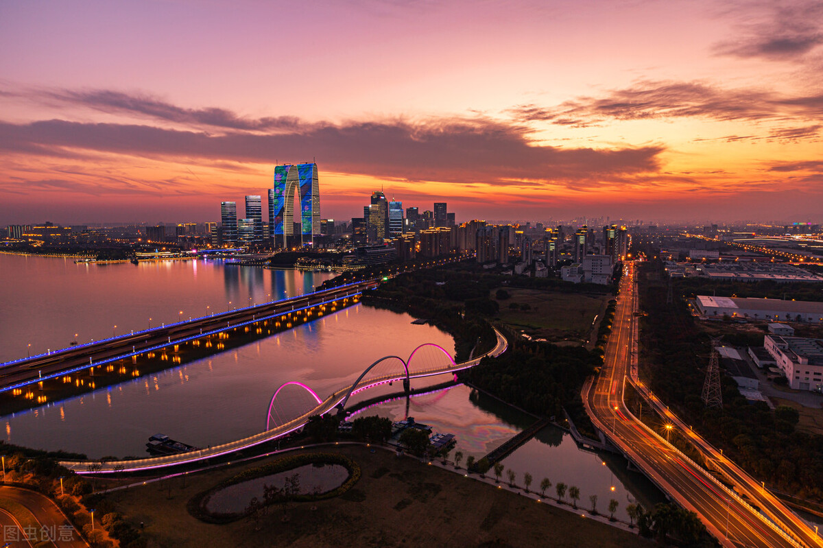 我的一天优秀作文,我的别样童年优秀作文