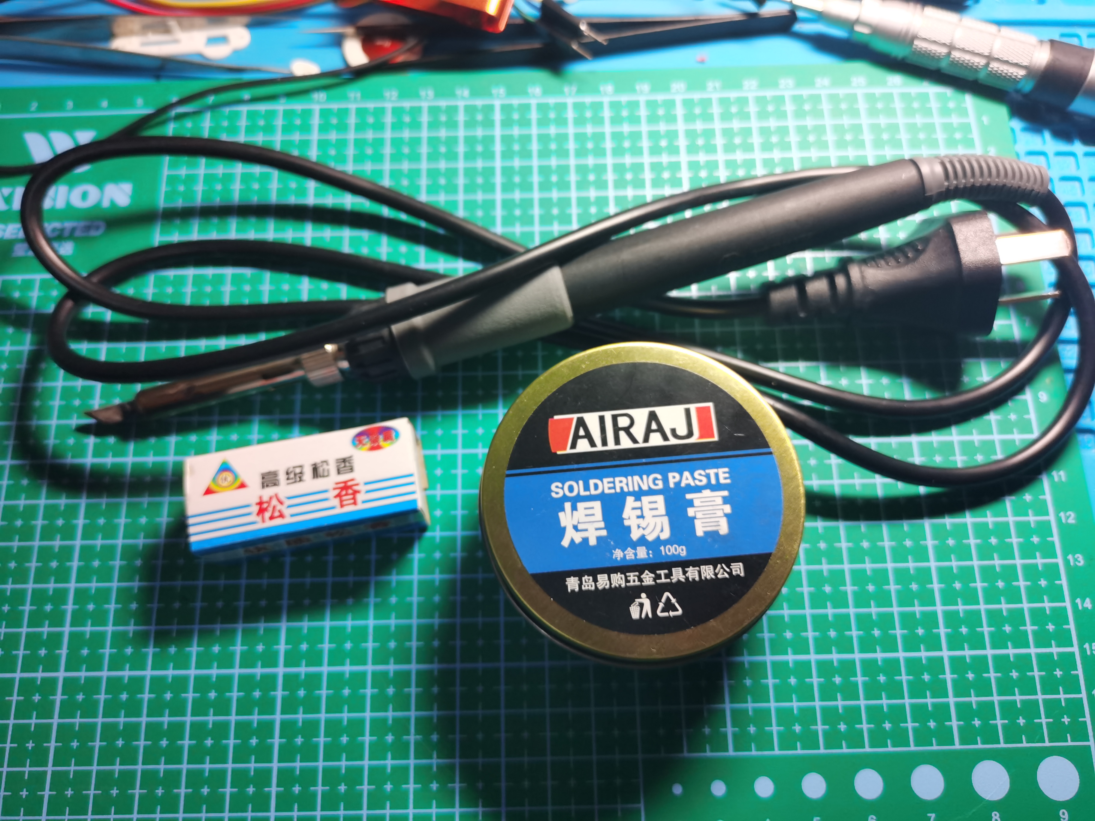 mp3充不进去电，无法*放播**，检测出电池问题，更换新电池