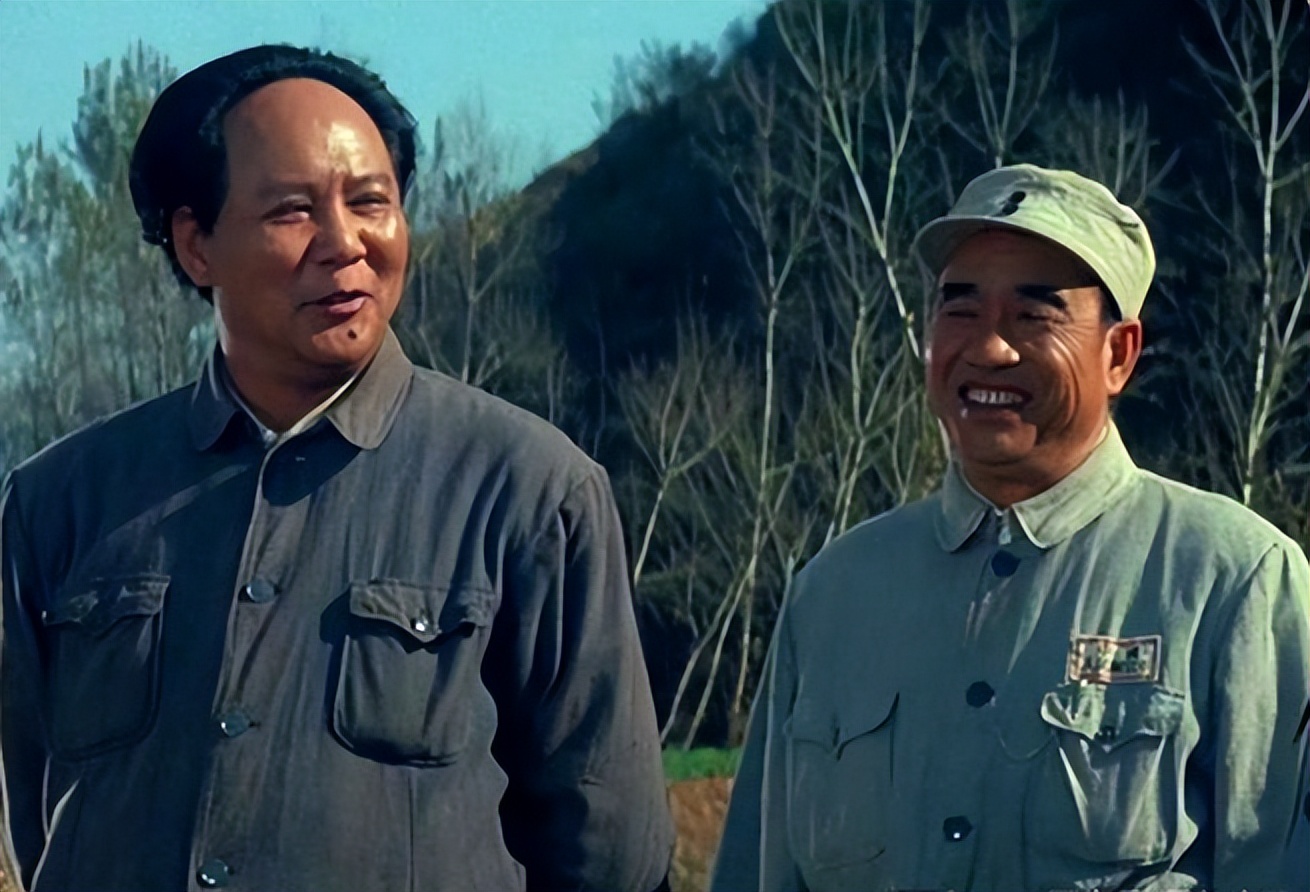 古月饰演的毛主席越来越像，妻子桂苹却有些伤感：老胡，你变了