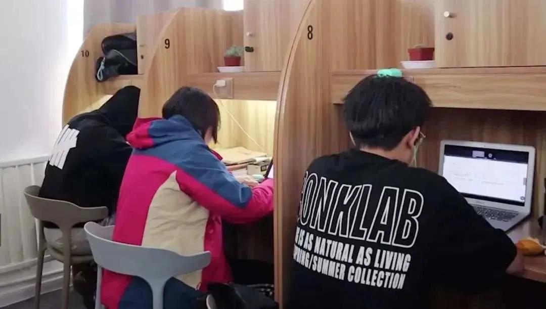 付费自习室下沉县城：年轻人在对抗互联网时代的浮躁