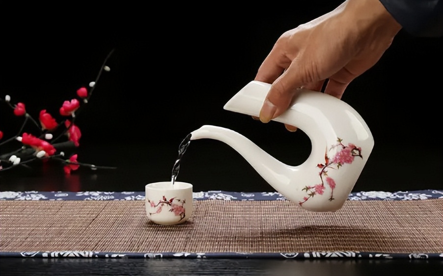 如何大量购买茅台酒,高价购买酱香型白酒